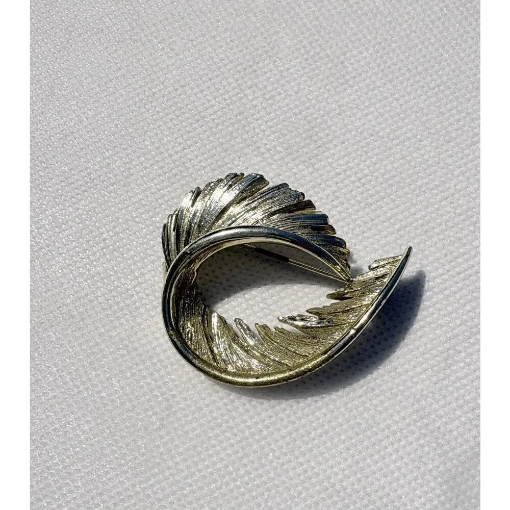 Lisner Jewelry excellent preowned